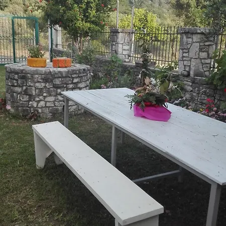 House Vendégház 3*