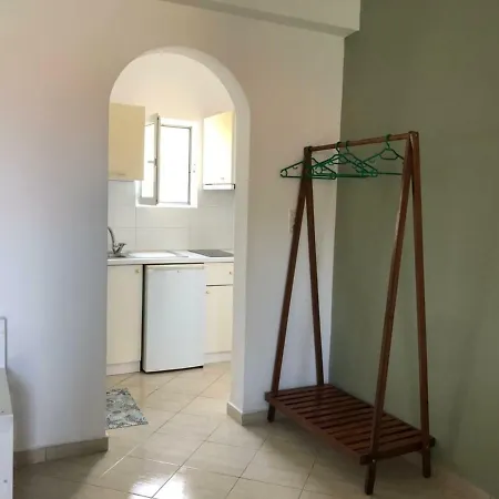 House Πανσιόν 3*