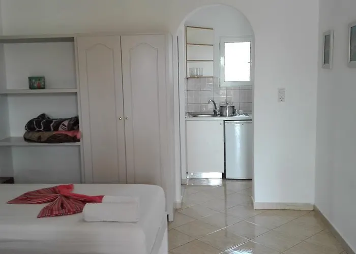 House Guest house Himare