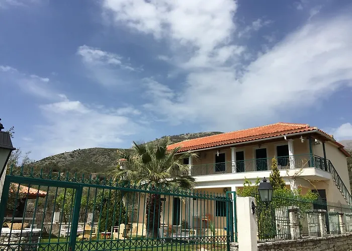 House Guest house Himare
