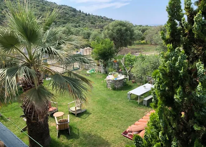 House Guest house Himare