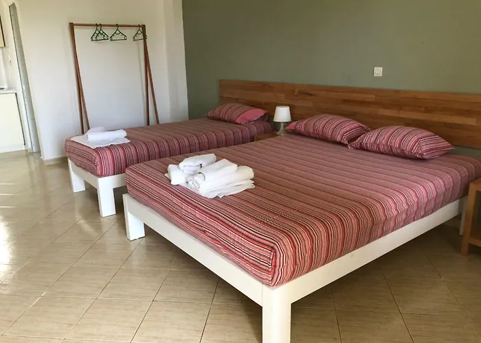 Guest house House Himare